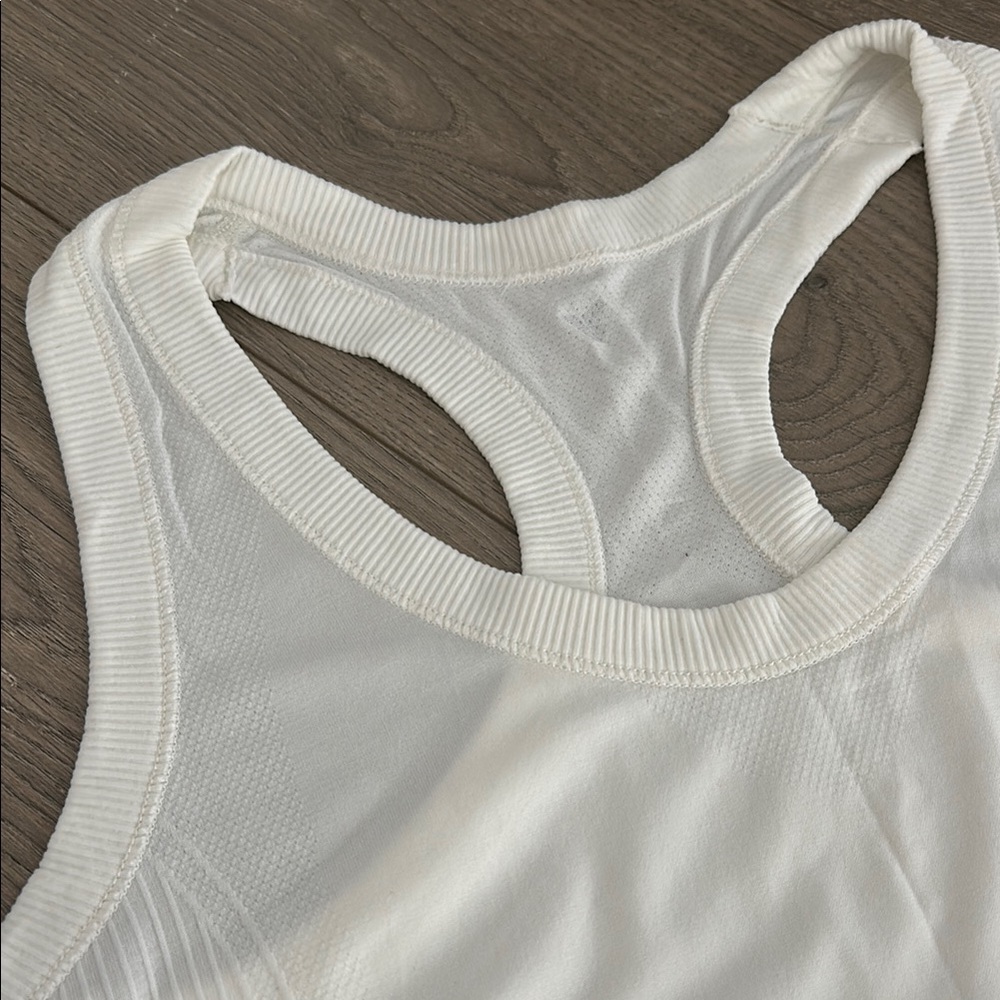 Old Navy Active Fluid Seamless Tank Tops White, Blue, Black, Purple/Pink SzSmall - Picture 5 of 10